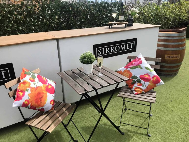 Discover: This Sirromet on the Green Pop-up Bar Tonight