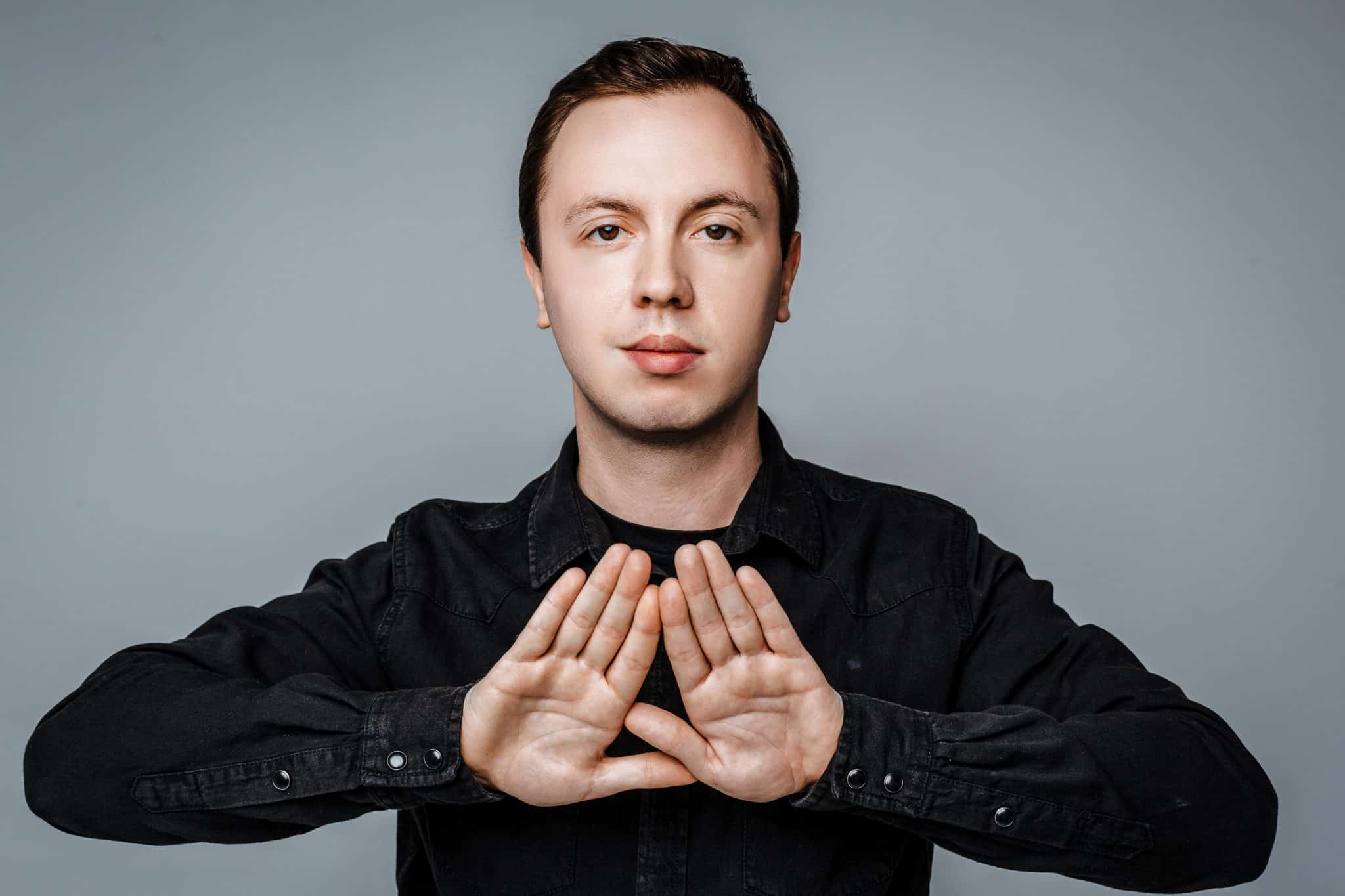 TUNE | Warming up with Andrew Rayel & his new track Last Summer