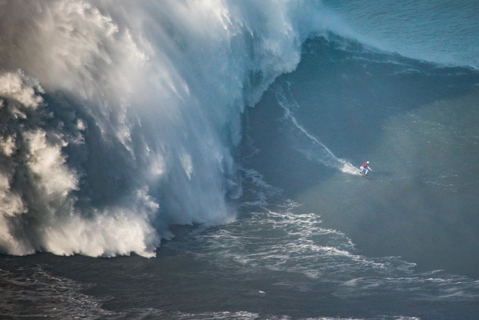 Maya Gabeira Sets Largest Wave Guiness World Record
