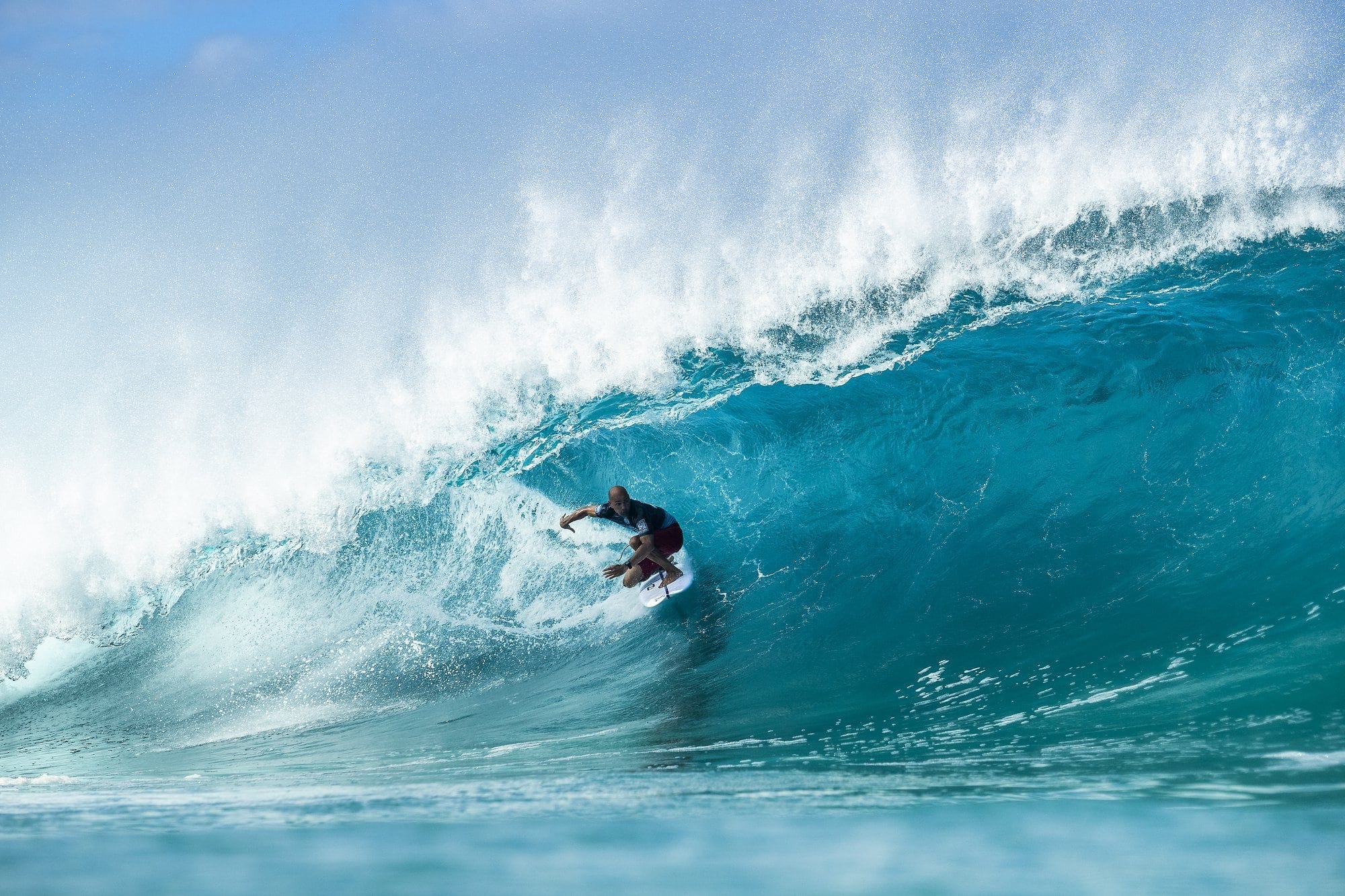 Kelly Slater knocks out Toledo at Billabong Pipe Masters