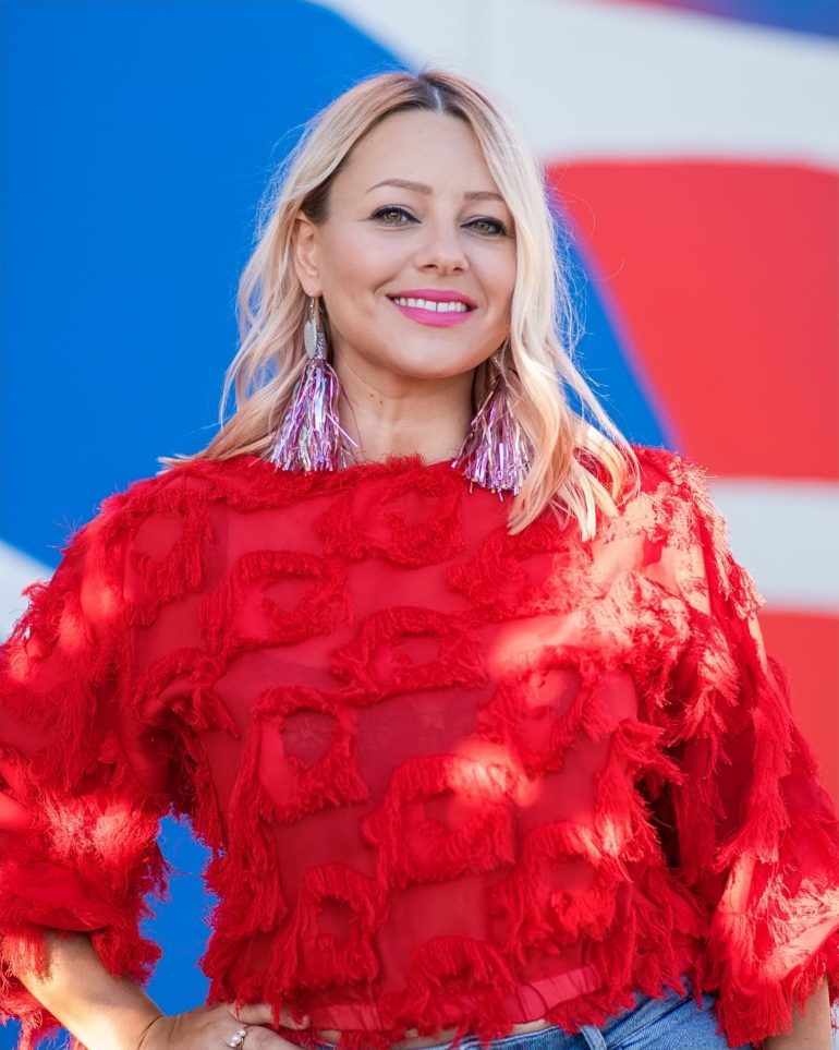 Elska… a pop harpist with real passion!
