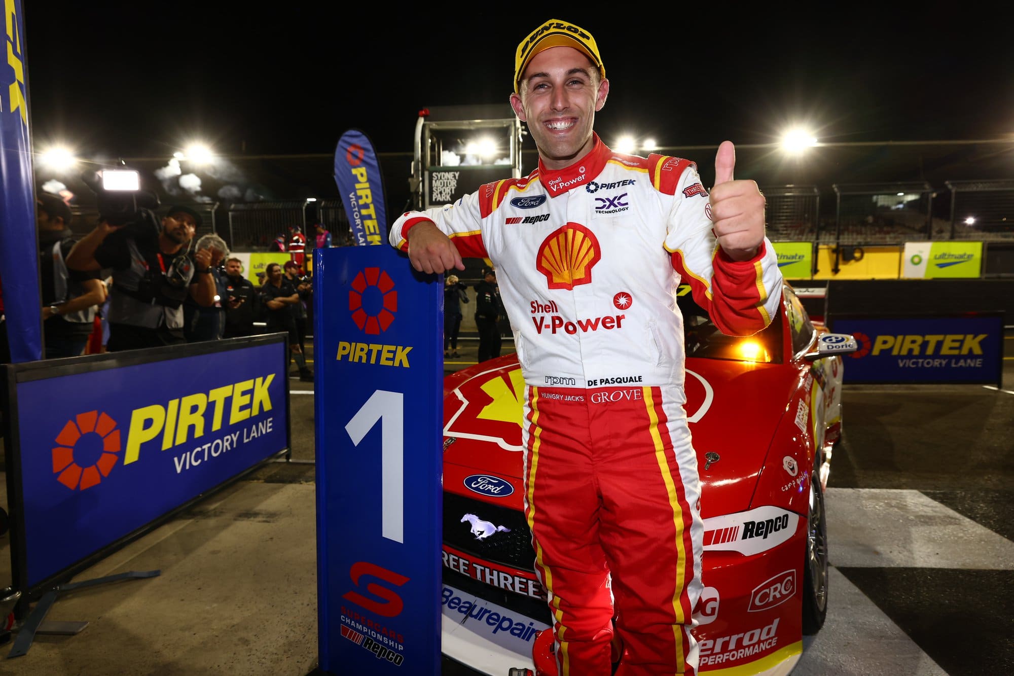 Anton De Pasquale takes out first race of the weekend under lights in Sydney